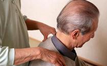 老人如何預防跌倒 經常按摩腿部