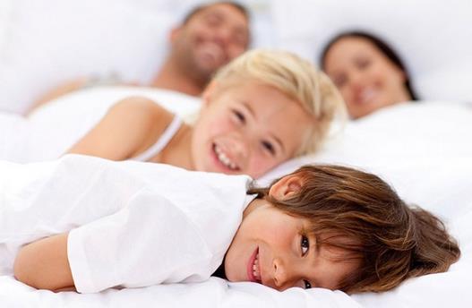 夫妻“愛愛”被孩子撞見該怎么辦?