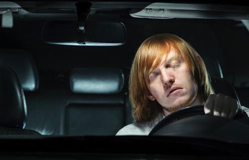 長時間開車眼睛酸澀怎么辦?