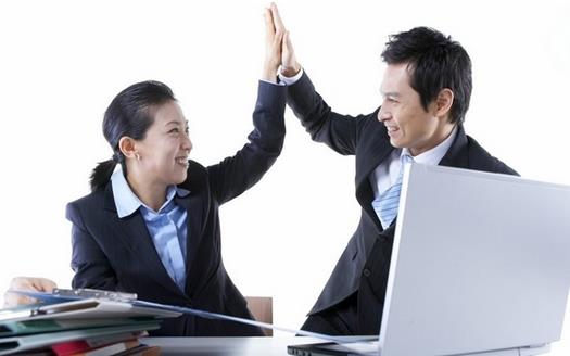 能和同事做好朋友么?