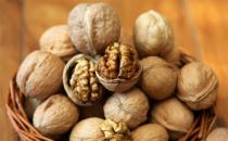 母食核桃兒補腦 孕婦吃什么堅果好？