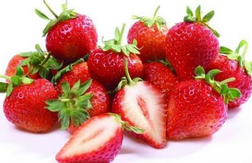 洗草莓要不要去葉頭?教你草莓的正確清洗方法