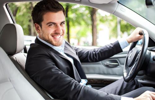 三動(dòng)作解決開(kāi)車(chē)族肩頸痛