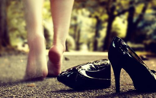 辦公室秘書人未老腿先衰