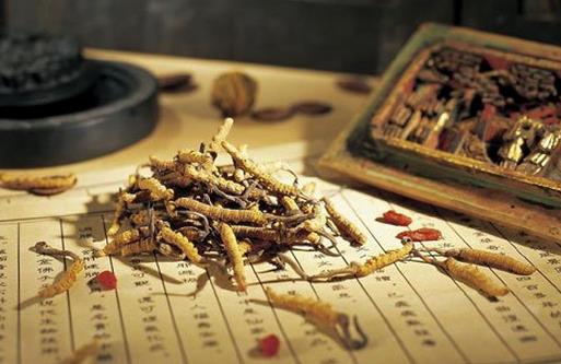 男人吃什么滋補(bǔ)?男人一生的六大補(bǔ)藥