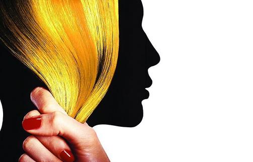 頭發(fā)枯燥應(yīng)注意日常護(hù)理