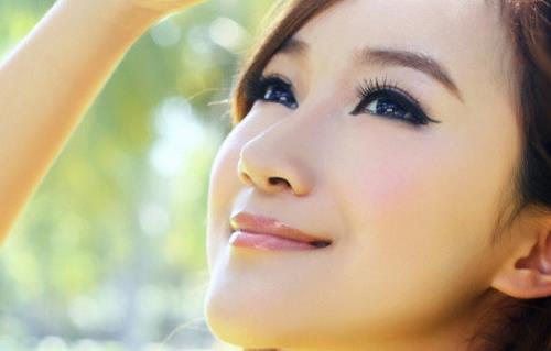 4步刷睫毛膏的技巧讓你遠(yuǎn)離蟑螂腳