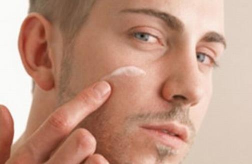 干燥的冬季男士如何護(hù)理肌膚