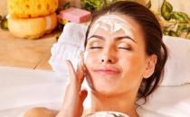 秋冬季節(jié)肌膚干燥你需要補(bǔ)水了