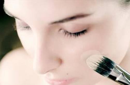 循環(huán)型黑眼圈怎么搞 遮瑕步驟看這里