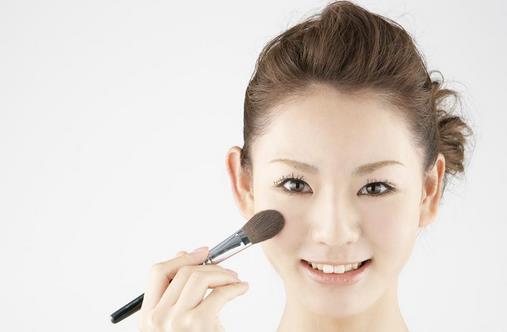 教你8小時不脫妝 打造完美妝容