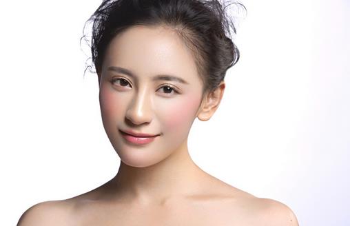 氣墊CC霜的正確使用 做完美裸妝達人