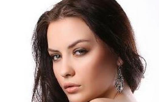 左右臉不對稱?自我矯正方法