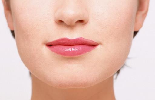 長期練習(xí)嘴唇操可減少面部皺紋