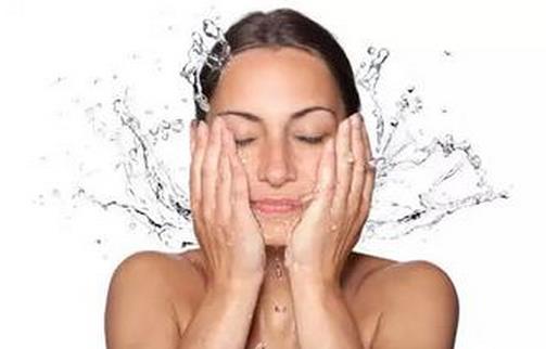 洗臉?biāo)屑?種料抗衰老 蜜蜂潤膚