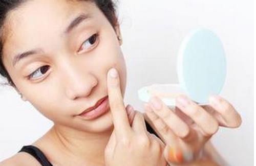 痘痘女人該如何護理肌膚