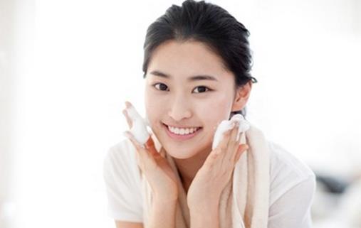 錯誤潔面毀肌膚 潔面4大誤區來揭曉