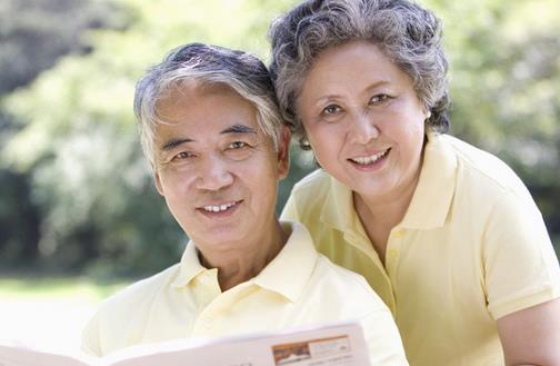 揉肚子緩解便秘?老人冬天便秘要這么做