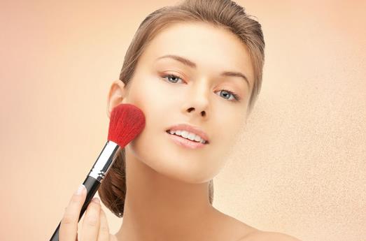 漲知識!揭秘油性肌膚上粉技巧