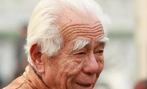 老人的白發長哪里最危險