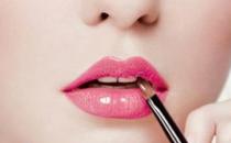 自體脂肪豐唇術的優勢及術后護理