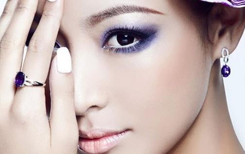 兩款時尚妝容展現高貴氣質
