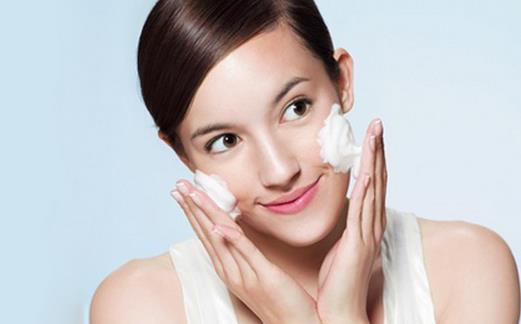 你聽說(shuō)了嗎?有效祛痘,從潔面開始