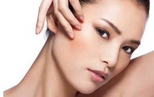 3招瘦臉操助你輕松變成小v臉