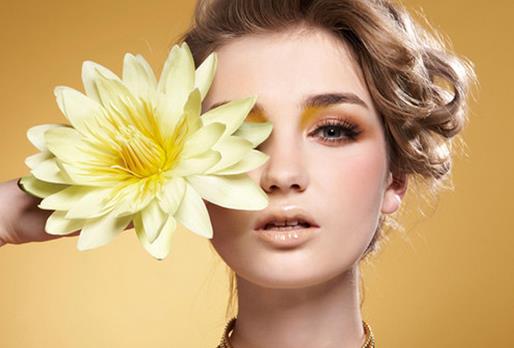 7個(gè)彩妝技巧展現(xiàn)逆齡效果