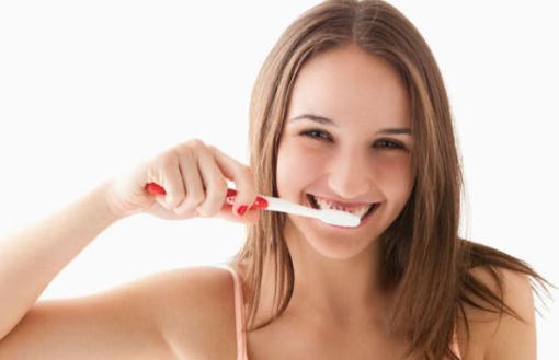 刷走大黃牙!教你幾招刷牙技巧