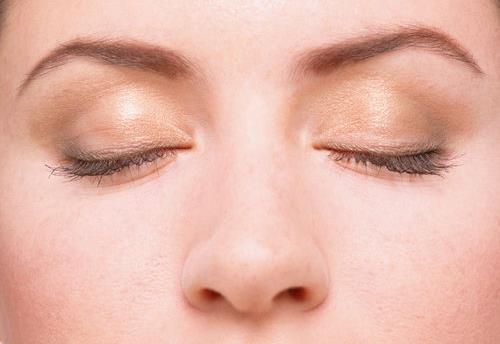 如何避免去除眼袋并發癥