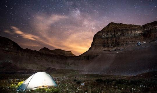 戶外活動如何利用地物判斷方位？