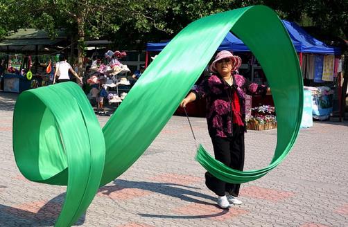 老人常跳廣場(chǎng)舞對(duì)膝蓋不好？