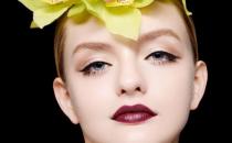 潮流妝紅色當?shù)?眼唇頰彩缺一不可！