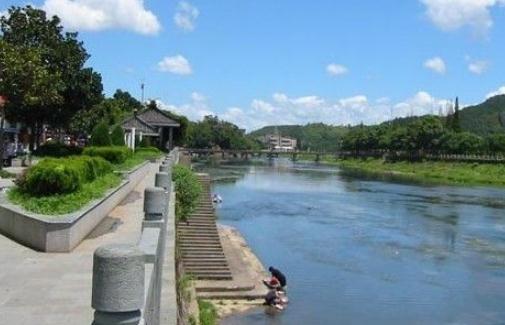 到溪口古鎮(zhèn)欣賞民國第一鎮(zhèn)