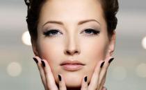 得體眼妝+紅唇 女人氣質顯現