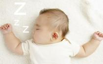 三個(gè)月以下嬰兒可不用枕頭