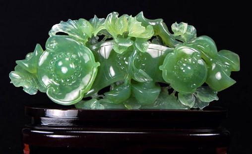 岫巖玉與翡翠有什么區(qū)別?