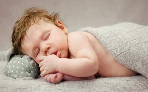 寶寶晚上睡覺出汗多是病嗎