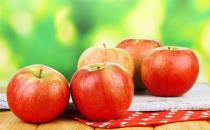 蘋(píng)果連皮吃營(yíng)養(yǎng)更豐富！