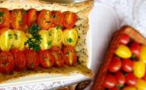 新穎吃法：烤香芹番茄派