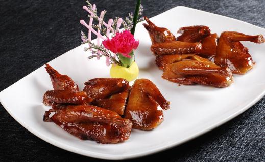 乳鴿的做法：油燜乳鴿怎么做？