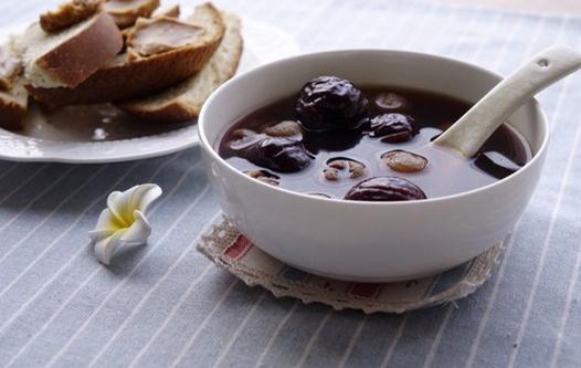 紅棗枸杞茶的功效:補(bǔ)氣養(yǎng)血