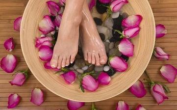 【泡腳】泡腳有什么好處_泡腳的最佳時間_腳臭用什么泡腳_用什么泡腳好 【泡腳】泡腳有什么好處_泡腳的最佳時間_腳臭用什么泡腳_用什么泡腳好