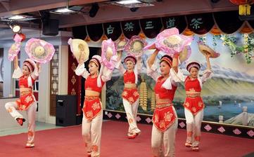 【白族】白族的由來(lái)簡(jiǎn)介_(kāi)白族傳統(tǒng)節(jié)日_白族的風(fēng)俗習(xí)慣_白族服飾 【白族】白族的由來(lái)簡(jiǎn)介_(kāi)白族傳統(tǒng)節(jié)日_白族的風(fēng)俗習(xí)慣_白族服飾