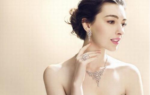 養(yǎng)成好習(xí)慣才能改善暗黃膚色