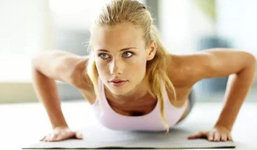 更年期子宮出血的原因是什么？