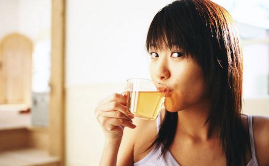 茶水漱口的好處你知道么?