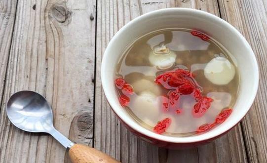 排毒養(yǎng)顏粥幫你越吃越美