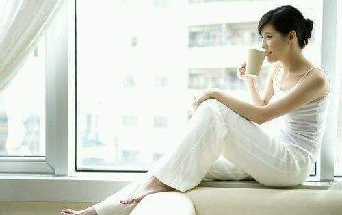 睡前喝水好不好?睡前能喝水嗎?